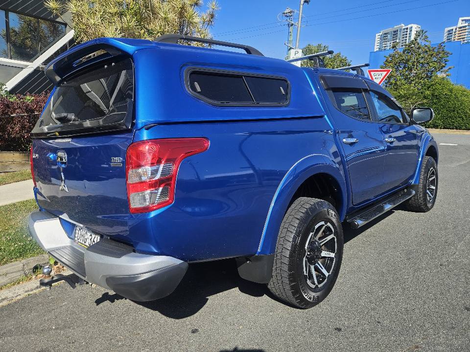2015 Mitsubishi Triton Exceed easy finance 4.jpg
